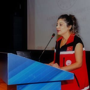 Yenişehir SHM, "Kadına Yönelik Şiddetle Mücadele 5 Milyon Erkeğe Farkındalık Eğitimleri" kapsamında Yenişehir Belediyesi personellerine eğitim düzenledi. - fotoğraf 3