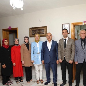 Valimiz Sayın Mustafa KOÇ ve Eşi Sayın Neslihan KOÇ Hanımefendi Çocuk Koordinasyon Merkezi Müdürlüğümüzde Kalan Çocuklarla Bir Araya Geldi - fotoğraf 2