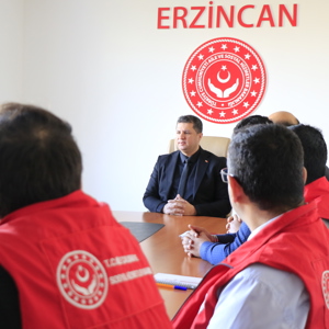 İl Müdürümüz Serdar Demirci Ulusal Hane Ziyaretlerini gerçekleştiren ASDEP Personeli ile değerlendirme toplantısında bir araya geldi. - fotoğraf 1