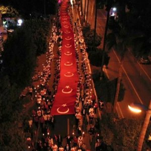 Cumhuriyetimizin 99. yaşında ellerimizde bayraklarımızla çocuklarımız, personellerimiz,il müdürümüz,vatandaşlarımız ve Valimiz Sn.Ali Hamza PEHLİVAN'ın da katılımıyla Fener Alayı Yürüyüşü düzenlendi. - fotoğraf 1