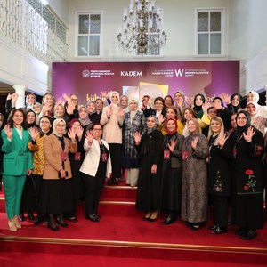 Emine Erdoğan Hanımefendi ve Bakanımız Derya Yanık, 5. Uluslararası Kadın Ve Adalet Zirvesi'nin Gala Programına Katıldı - fotoğraf 4