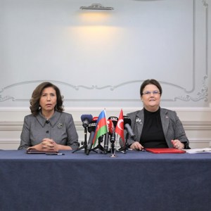 Bakanımız Derya Yanık, Cezayir, Azerbaycan, Libya Ve Singapurlu Mevkidaşlarıyla Bir Araya Geldi - fotoğraf 2