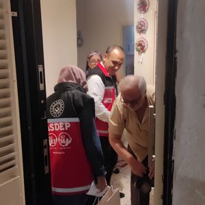 Yenişehir SHM olarak vatan için canlarını feda eden aziz şehitlerimizin bizlere emaneti kıymetli ailelerini ziyaret ettik. - fotoğraf 1
