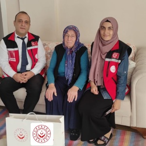 Yenişehir SHM olarak vatan için canlarını feda eden aziz şehitlerimizin bizlere emaneti kıymetli ailelerini ziyaret ettik. - fotoğraf 2