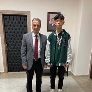 Satranç Turnuvası Birincilerine İl Müdürümüz İbrahim BAŞ'tan Madalya - fotoğraf 3