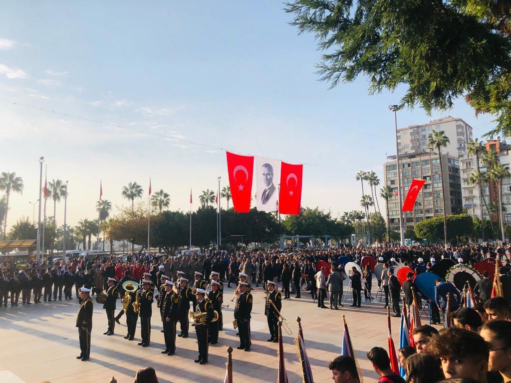 Gazi Mustafa Kemal Atatürk’ün vefatının 84. yıl dönümünü anma törenine Çocuk Hakları Koordinatörlüğünce komite üyesi çocuklarımızla katılım sağladık. - fotoğraf 3