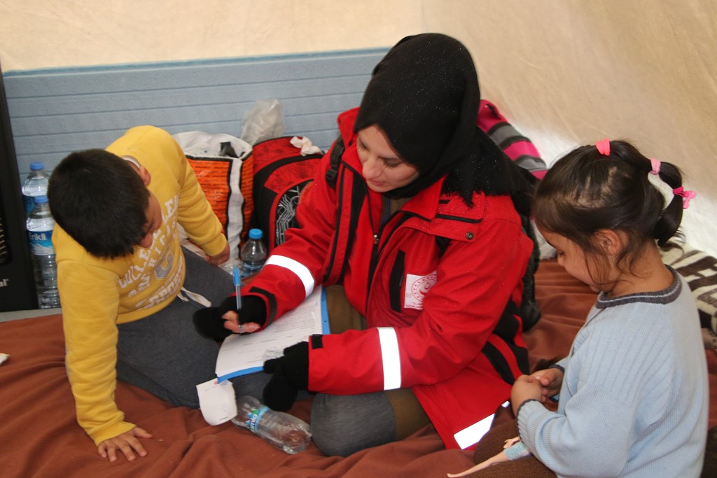 Bakanlığın mobil ekipleri 51 ilde çocuklar için sahada