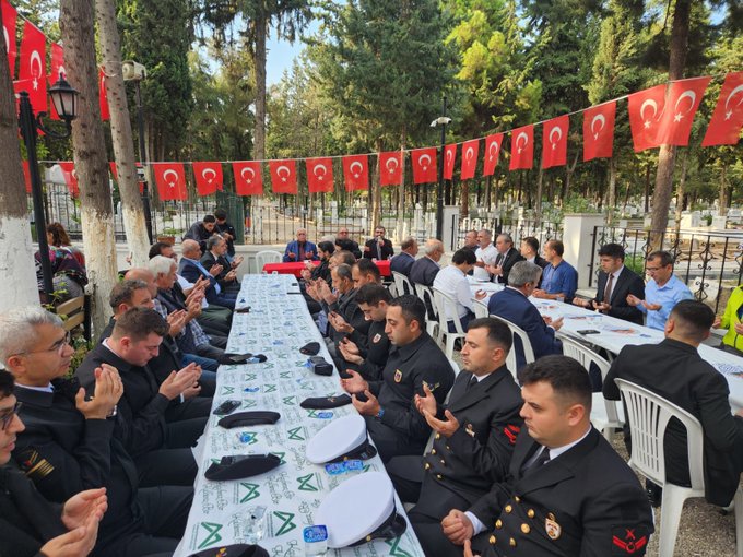 Şehit Uzm.Çvş. Eren KIZILGEDİK'in sene-i devriyesinde düzenlenen mevlid programına katıldık.  Aziz şehidimizin ruhu şad olsun.🇹🇷  - fotoğraf 1