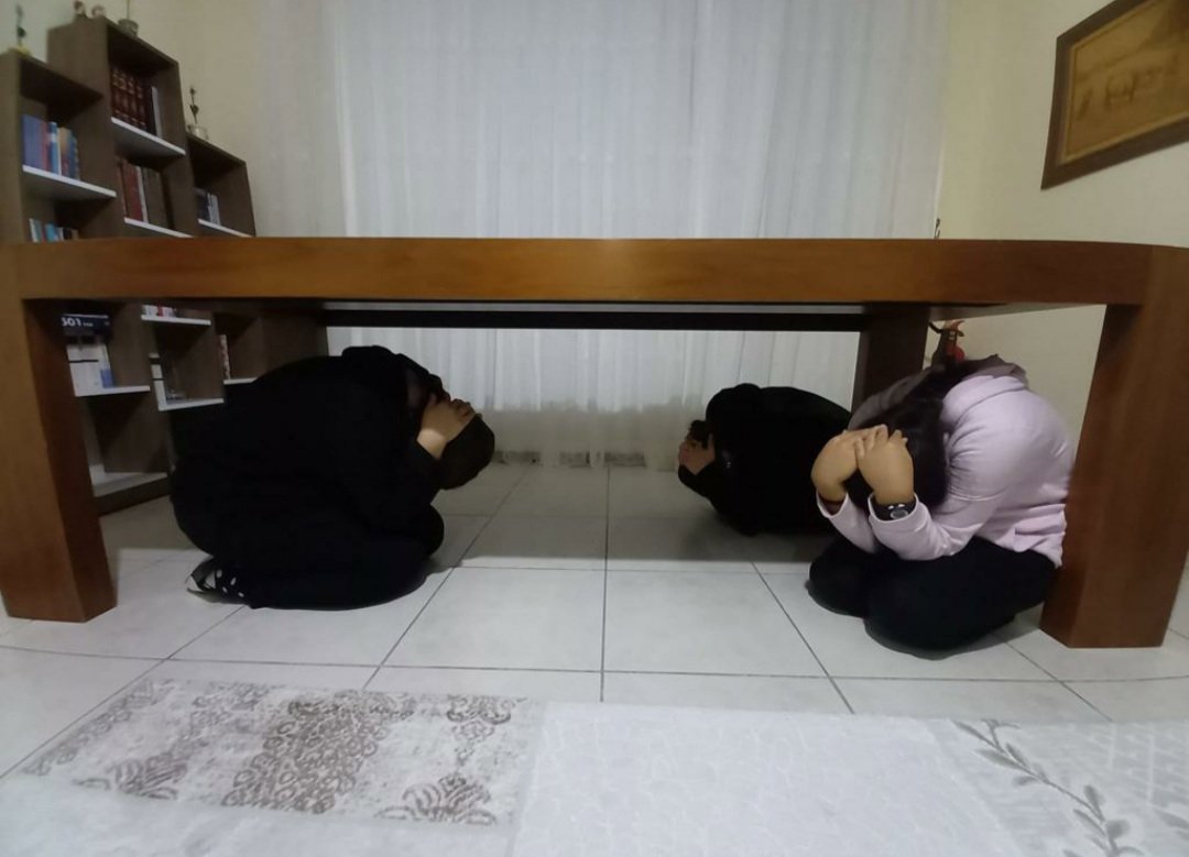 Ülke genelinde eş zamanlı olarak  ⏰18:57'de yapılan Çök Kapan Tutun deprem tatbikatı tüm kuruluşlarımızda gerçekleştirildi.   - fotoğraf 1
