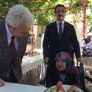 Sayın Bakan Yardımcımız Ahmet KOCA Afyonkarahisar Huzurevi Yaşlı Bakım ve Rehabilitasyon Merkezi'ni ziyaret etti. - fotoğraf 3