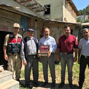 Kurban Bayramında 200 Şehit Ailesi Ziyaret Edildi - fotoğraf 17
