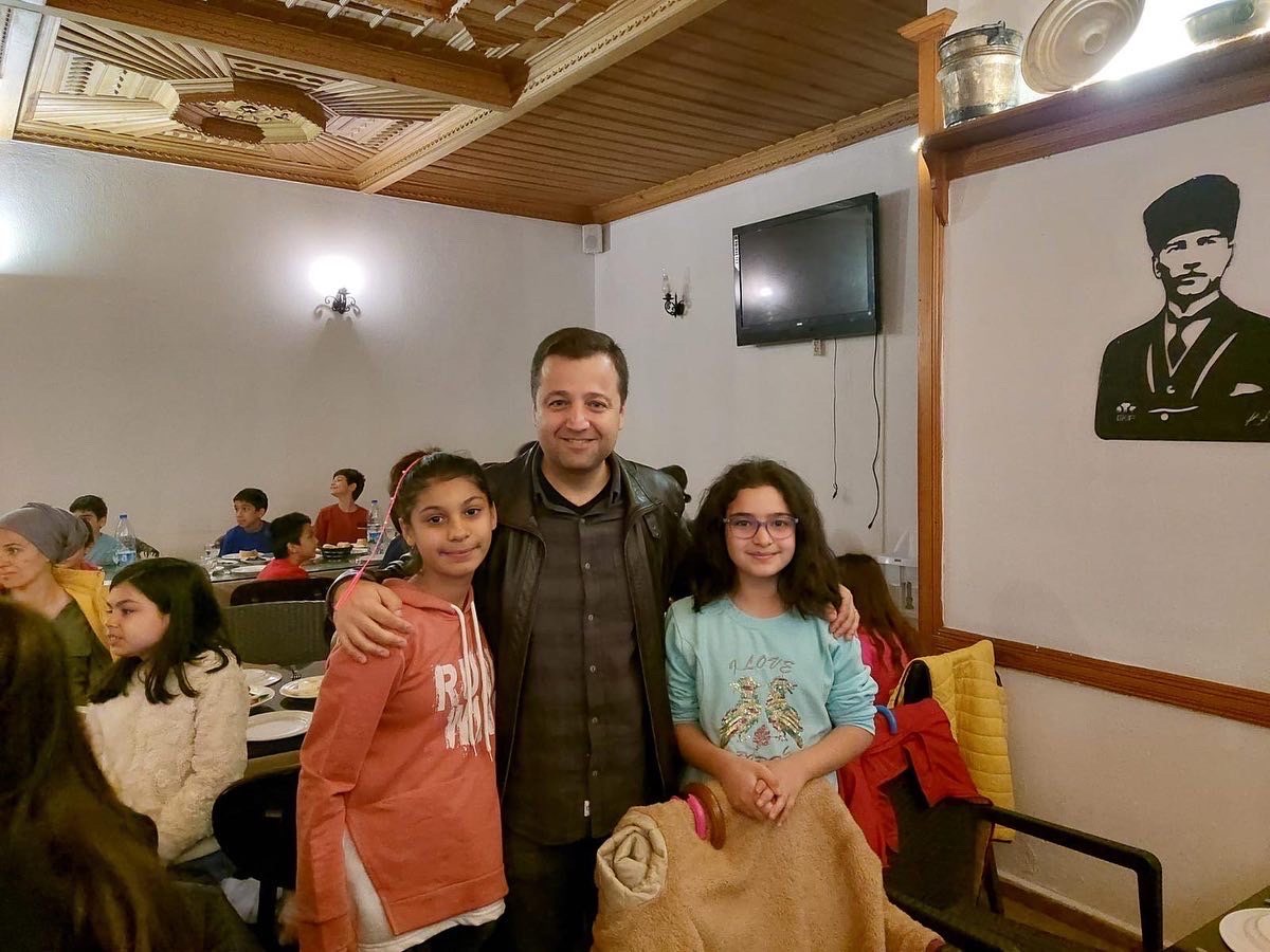 20 KASIM DÜNYA ÇOCUK HAKLARI GÜNÜ’NDE İL MÜDÜRÜMÜZ ÇOCUKLARIMIZLA KAHVALTIDA BULUŞTU.