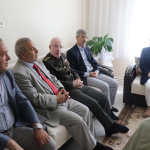 ll Müdürlüğümüze Bağlı Kuruluşlarımızda Kalan Sakinlerimiz ile Aziz Şehitlerimizin Ailelerini Kurban Bayramında Yalnız Bırakmadık. - fotoğraf 6