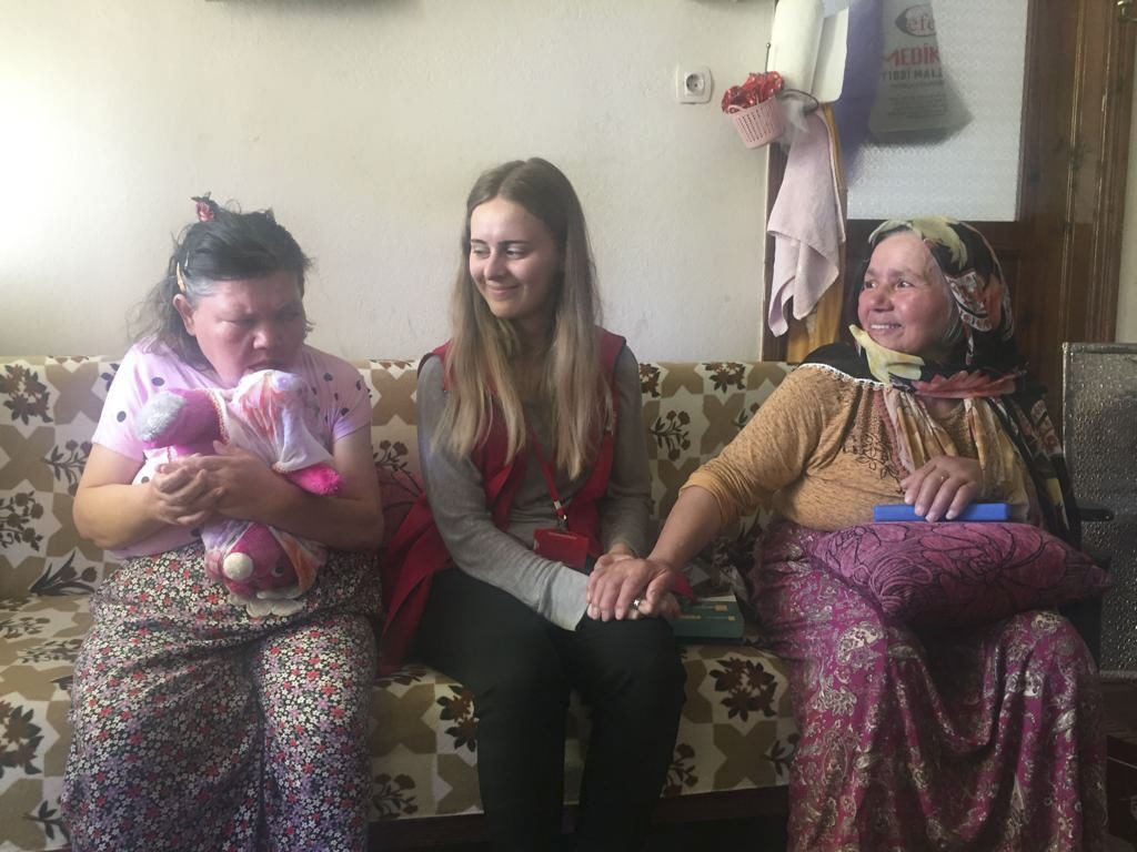 Bakanımız Derya Yanık: “Ekim ayı içerisinde sosyal yardım faydalanıcısı hanelerimize toplam 9 milyar 732 milyon TL destek verdik”