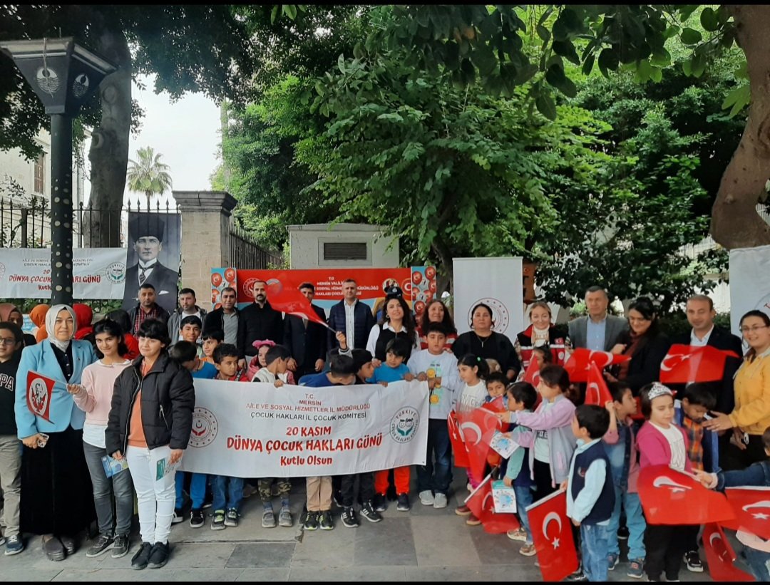 20 Kasım Dünya Çocuk Hakları Günü'nü çocuklarımızla birlikte bando gösterisi ve çocuk şarkıları eşliğinde kutladık. - fotoğraf 1