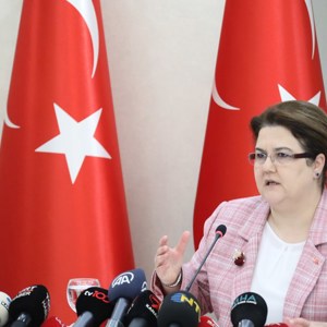 Bakanımız Derya Yanık Kadına Yönelik Şiddetle Mücadele Haftası Kapsamında Gazetecilerle Buluştu - fotoğraf 1