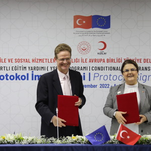 Bakanımız Derya Yanık Yabancılara Yönelik Şartlı Eğitim Yardım Programı Protokolü İmza Töreni'ne Katıldı - fotoğraf 1