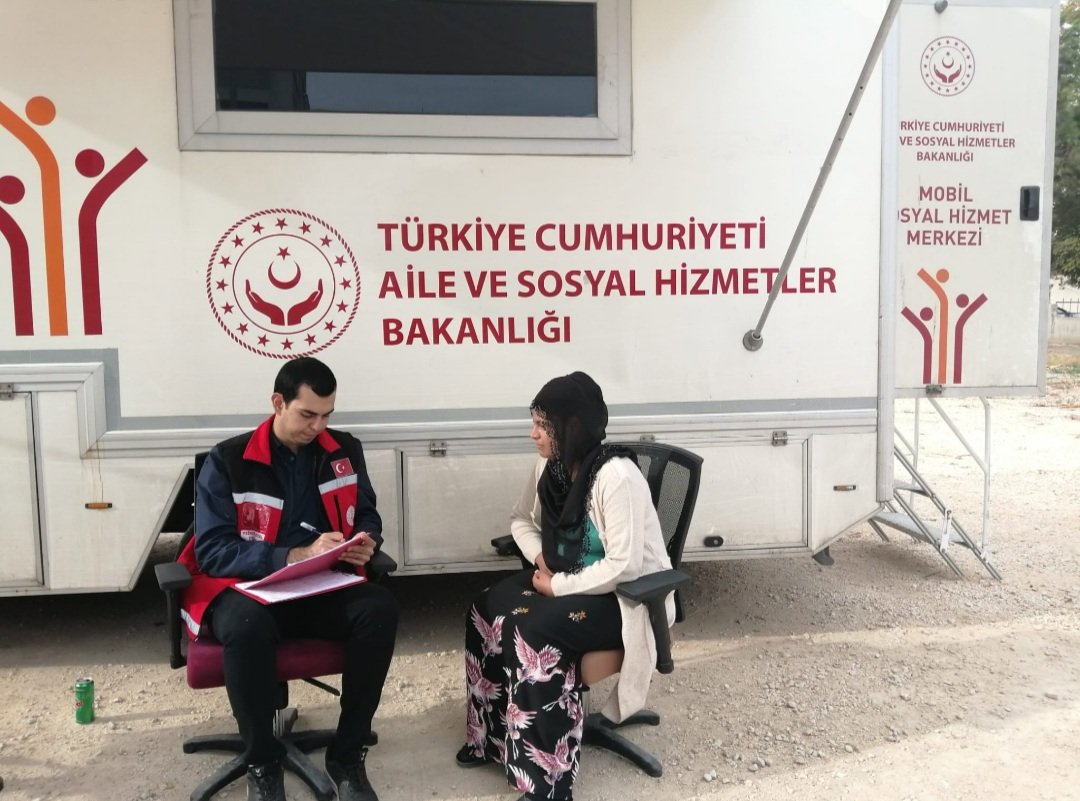 ♦️Vatandaşlarımızın  müracaatlarina Mobil Sosyal Hizmet Merkezli çözüm!🚚 ♦️Başvurular doğrudan alınıyor ve gerekli çalışmalar başlatılıyor.💯👍  - fotoğraf 2