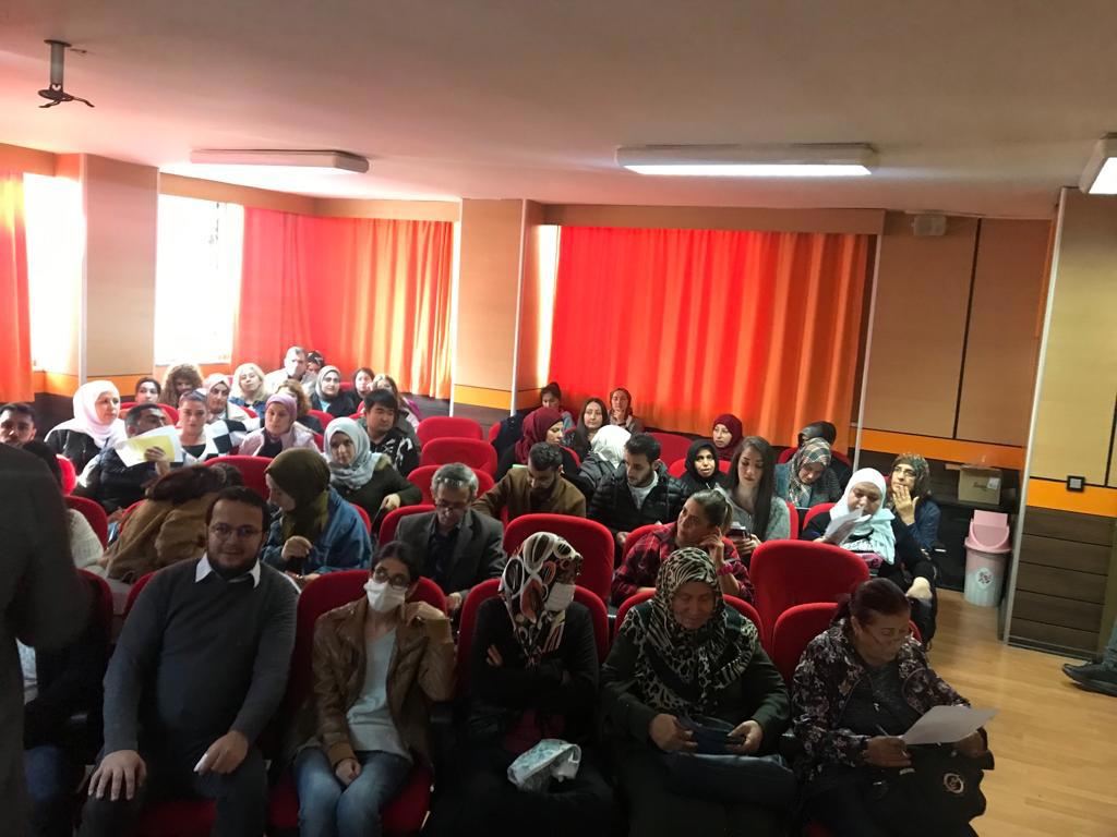 Yenişehir SHM tarafından Yenişehir Halk Eğitim merkezi kursiyerlerine yönelik "Koruyucu Aile, Aile içi İletişim ,Bağımlılık ve Teknoloji Bağımlılığı" eğitimleri düzenlenmiştir. - fotoğraf 1