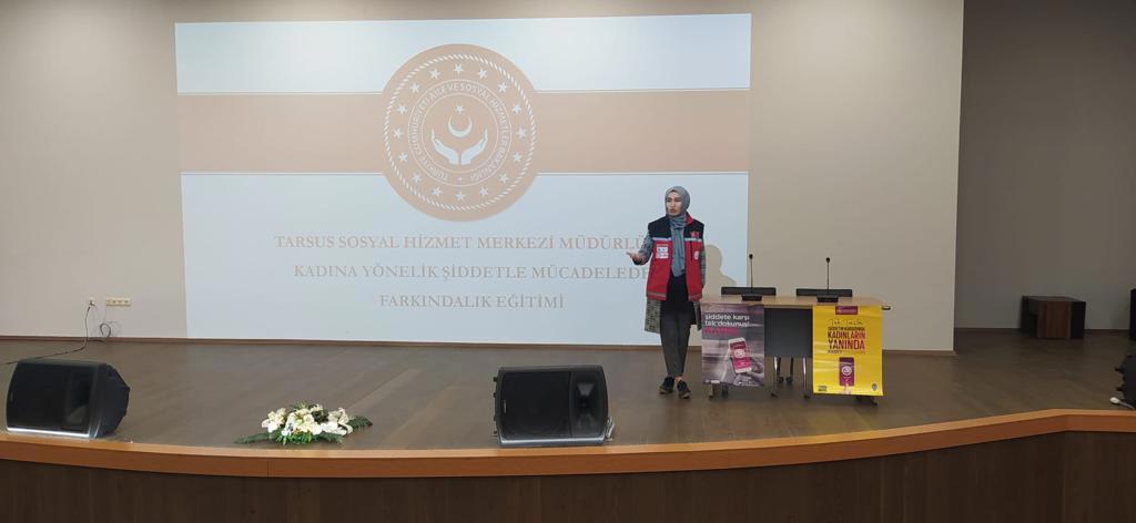 Tarsus SHM tarafından  Tarsus Üniversitesinde  ögrenim gören ögrencilere " Kadına Yönelik Şiddetle Mücadele" ile ilgili farkındalık eğitimi düzenlenmiştir. - fotoğraf 1
