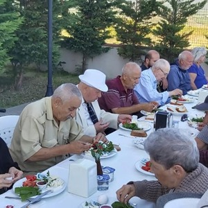 Kurban Bayramında Huzurevi Sakinlerimiz İle Çocuklarımız Kahvaltıda Bir Araya Geldiler - fotoğraf 5