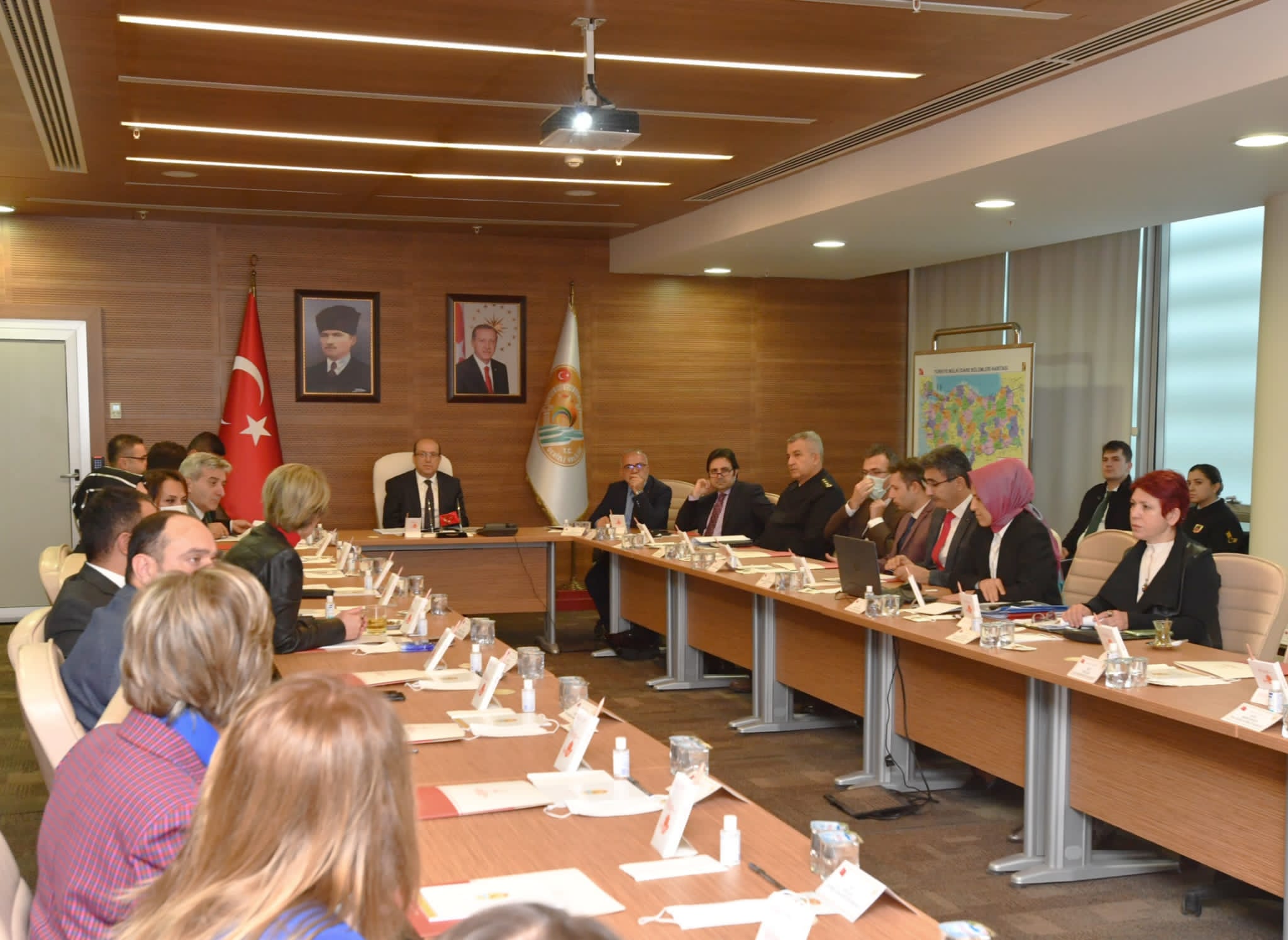 25 Kasım  Kadına Yönelik Şiddete Karşı Uluslararası Mücadele Günü Kapsamında  Yapılan Toplantı Valilik Toplantı Salonunda Gerçekleştirildi