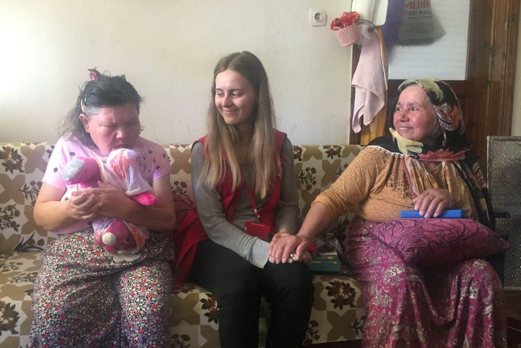 Bakanımız Derya Yanık: “Ekim ayı içerisinde sosyal yardım faydalanıcısı hanelerimize toplam 9 milyar 732 milyon TL destek verdik”