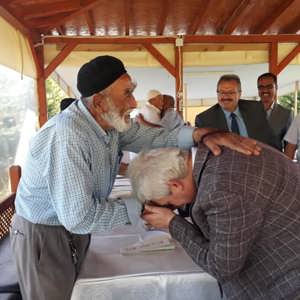 Bakan Yardımcımız Ahmet Koca Bolvadin Huzurevinde kalan sakinlerimizi ziyaret ederek Kurban Bayramlarını kutladı. - fotoğraf 2