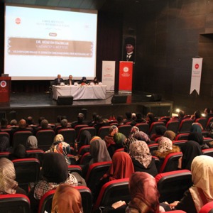 İl Müdürlüğümüz ve İl Müftülüğü işbirliğinde Kültür Turizm İl Müdürlüğü Konferans Salonunda “Ailenin Korunması ve Aile İçi Şiddetin Önlenmesi ” konulu panel düzenlendi - fotoğraf 1