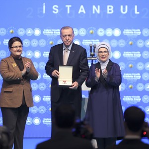 Cumhurbaşkanı Erdoğan ve Bakanımız Derya Yanık Kadına Yönelik Şiddete Karşı Uluslararası Mücadele Günü Programına Katıldı - fotoğraf 3