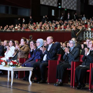 Cumhurbaşkanı Erdoğan ve Bakanımız Derya Yanık Kadına Yönelik Şiddete Karşı Uluslararası Mücadele Günü Programına Katıldı - fotoğraf 5