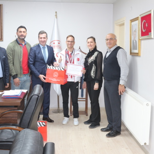 İl Müdürümüz Arif LAÇİN Şampiyon Sporcumuzu Tebrik Etti - fotoğraf 2