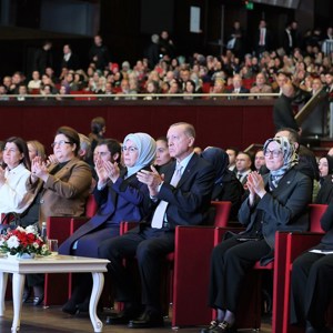 Cumhurbaşkanı Erdoğan ve Bakanımız Derya Yanık Kadına Yönelik Şiddete Karşı Uluslararası Mücadele Günü Programına Katıldı - fotoğraf 7