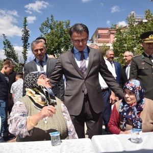 İlimiz Protokolü Kurban Bayramında Huzurevi Sakinlerini Yalnız Bırakmadı - fotoğraf 1