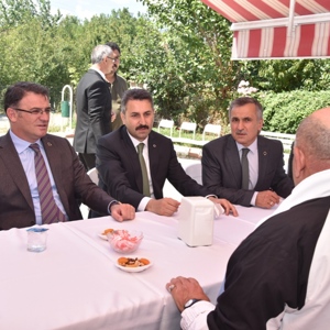 İlimiz Protokolü Kurban Bayramında Huzurevi Sakinlerini Yalnız Bırakmadı - fotoğraf 9