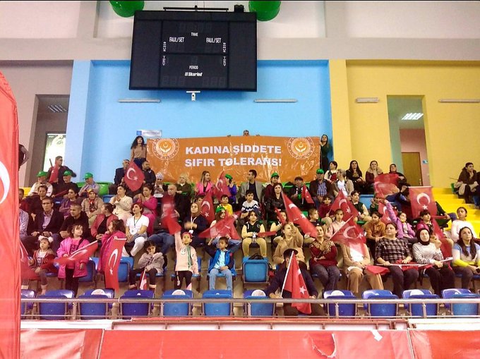 3 Aralık Dünya Engelliler Günü'nde düzenlediğimiz farkındalık programında, Mersin ŞÖNİM  Kadına Şiddete Sıfır Tolerans diyerek tribünde yerini aldı. - fotoğraf 1