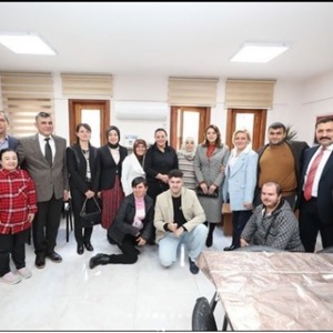 Engelsiz Yaşam Merkezinde faaliyetleri sürdüren Engelli Derneklerine ziyaret - fotoğraf 1