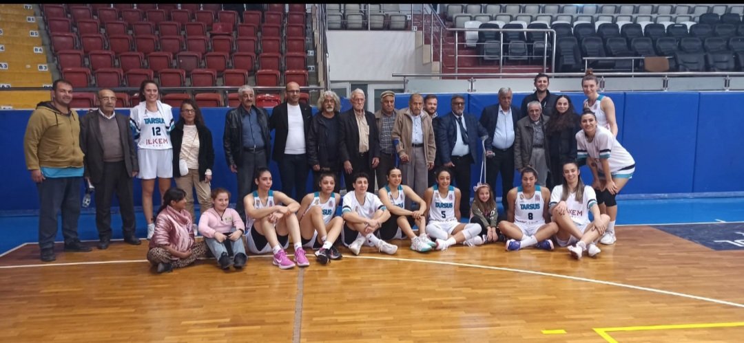 Tarsus Huzurevi'nde kalan yaş almış büyüklerimiz,Tarsus Belediyespor ve Karşıyakaspor Basketbol karşılaşmasını izlediler. - fotoğraf 2