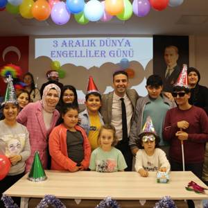 Niğde Sosyal Hizmet Merkezi Müdürlüğümüzün 3 Aralık Dünya Engelililer Günü Dolayısıyla Düzenlediği Etkinlik - fotoğraf 4