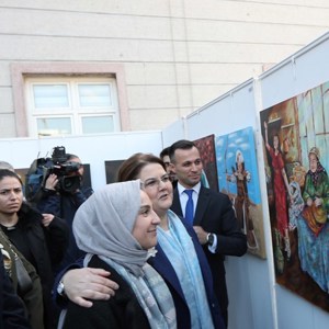 Aile ve Sosyal Hizmetler Bakanımız Derya Yanık Kastamonu’da “Geçmişten Günümüze Türk Kadını" Resim Sergisi ve Panelinin Açılışını Gerçekleştirdi - fotoğraf 4