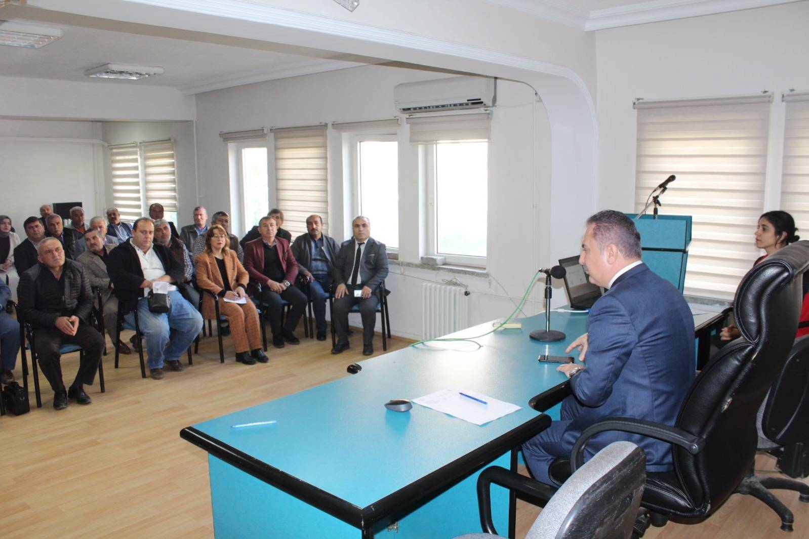 Anamur SHM, İlçe Mahalle Muhtarlarına "Kadına Yönelik Şiddetle Mücadele Eğitimi " gerçekleştirilmiştir. 📍Anamur Kaymakamlığı  - fotoğraf 1