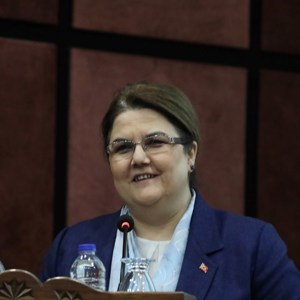 Aile ve Sosyal Hizmetler Bakanımız Derya Yanık Kastamonu’da “Geçmişten Günümüze Türk Kadını" Resim Sergisi ve Panelinin Açılışını Gerçekleştirdi - fotoğraf 1