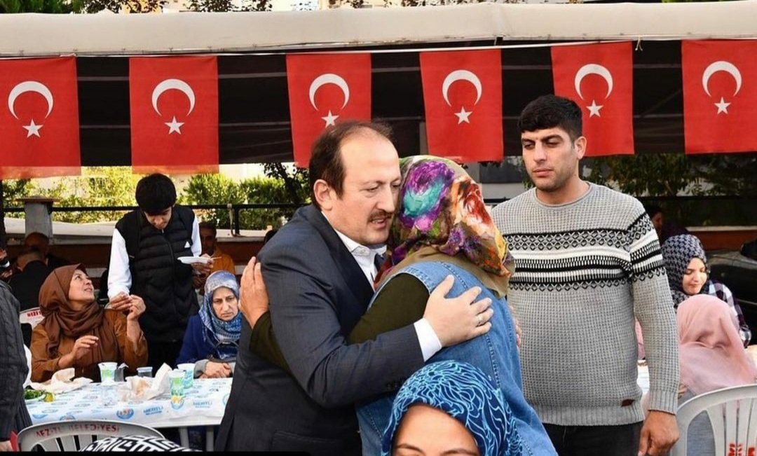 Kahraman şehidimiz Hv.P.Asb.Kd.Çvş.Özkan DEMİR için düzenlenen mevlit programına Valimiz Sn.Ali Hamza PEHLİVAN'da katıldı.Aziz şehidimizin ruhu şâd olsun. - fotoğraf 1