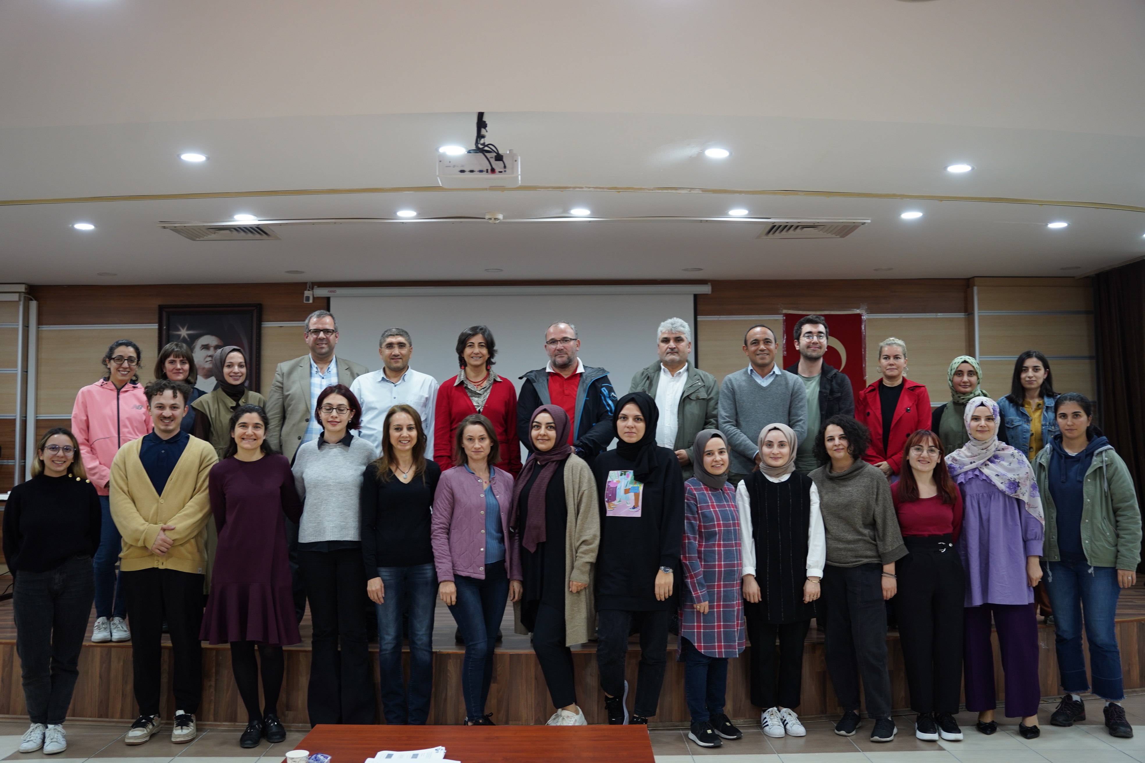 Şeyh Zayed Çocuk Evleri Sitesi Konferans Salonunda toplam 4 (dört) gün süreli  “Proje Döngüsü Eğitimi” verildi. 