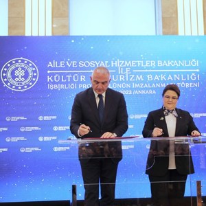 Devlet Korumasından Yararlanmış Gençlerin Kamu Kurum ve Kuruluşlarına Yerleştirilmesi Töreni  ile Kültür ve Turizm Bakanlığı ile Aile ve Sosyal Hizmetler Bakanlığı İşbirliği Protokolü İmza Töreni düzenlendi  - fotoğraf 3