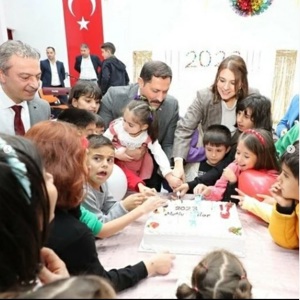 Yeşilırmak Çocuk evleri Sitesinde kalan çocuklarımızla doğum günü kutlaması - fotoğraf 2