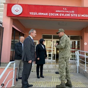 Tugay Komutanı Mehmet Fatih ÖREN ile eşi Ayben ÖREN, çocuklarımızı ziyaret etti. - fotoğraf 1