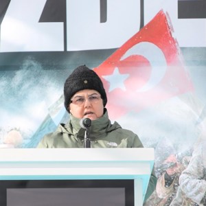 Bakanımız Derya Yanık Sarıkamış Şehitlerini Anma Töreni'ne Katıldı - fotoğraf 1