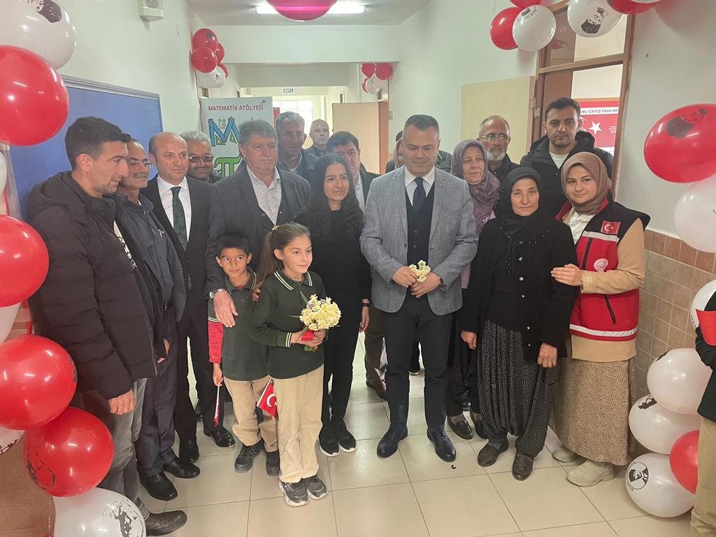 Kahraman şehidimiz Okan METEÖZ adına Tarsus Hacıhamzalı Mahallesi İlkokulunda yaptırılan kütüphanenin açılışına İlçe Kaymakamımız ve çok kıymetli şehidimizin ailesi ile katıldık. Aziz şehidimizin ruhu şad olsun. - fotoğraf 1