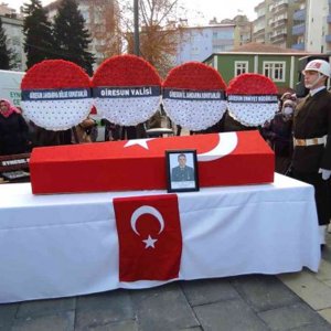 Yedek Subay Ahmet Nejat Köse Giresun'un Eynesil ilçesinde Son Yolculuğuna Uğurlandı - fotoğraf 2